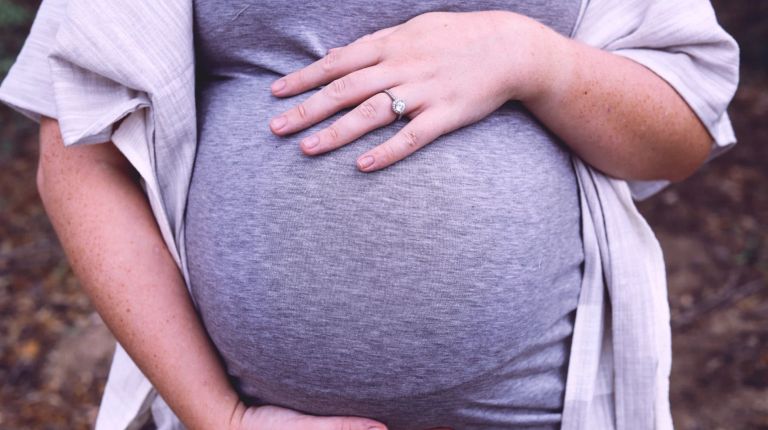Есть ли шанс на естественную беременность после ЭКО?
